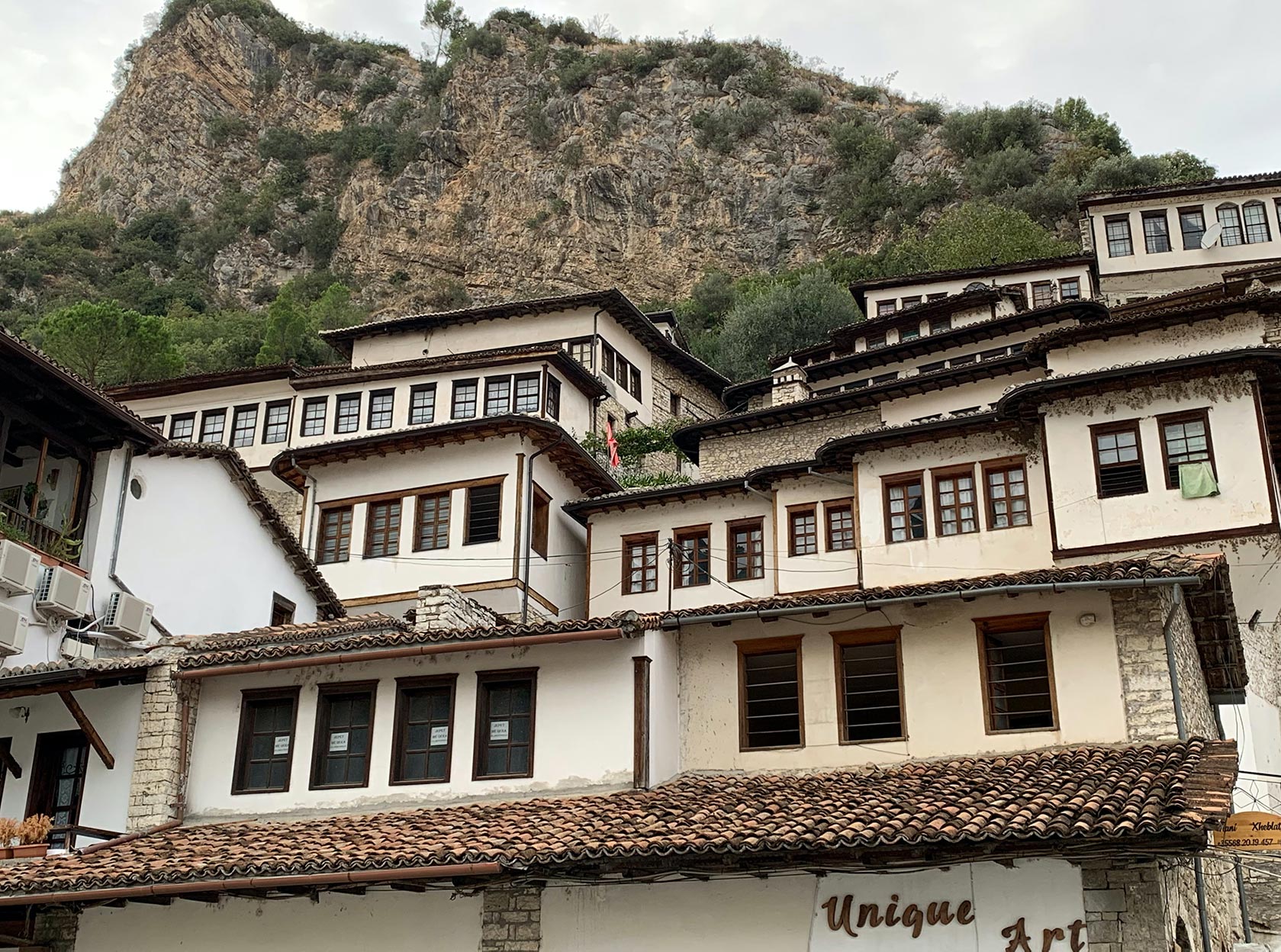 Die Stadt der tausend Fenster in Berat