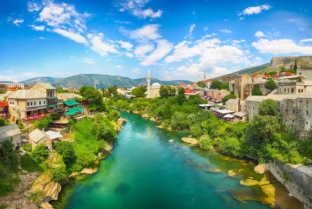 Mostar - die größte Stadt der Herzegowina, des südlichen Teils von Bosnien und Herzegowina, sowie die sechstgrößte Stadt des Landes.