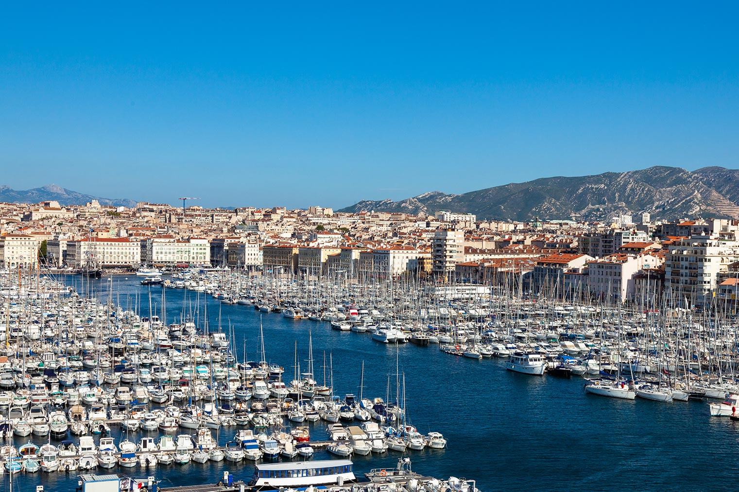 Blick auf Marseille Pier - Vieux Port in Südfrankreich