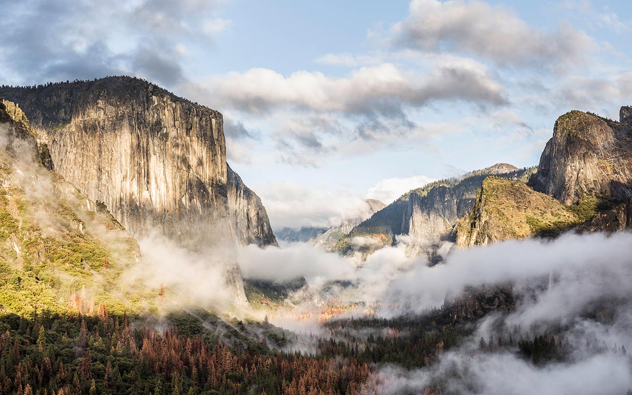 Yosemite-Nationalpark - liegt in Kalifornien (USA), etwa 300 Kilometer östlich von San Francisco. 